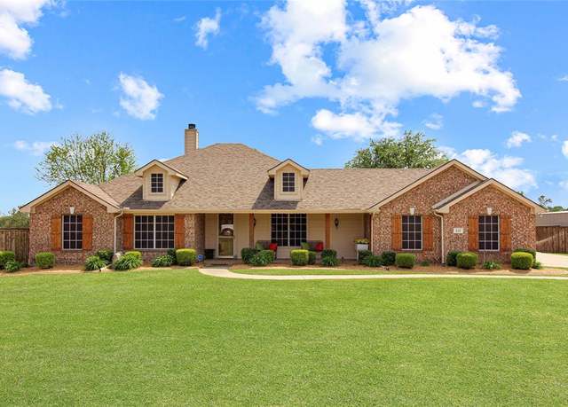 Property at 818 Winding Ridge Ln, Rockwall, TX 75032, 3 beds, 2 baths
