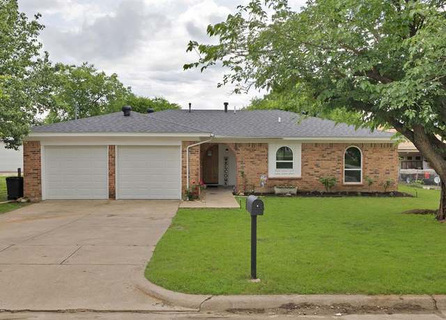 Property at 216 Scenic Dr, Aledo, TX 76008, 3 beds, 2 baths