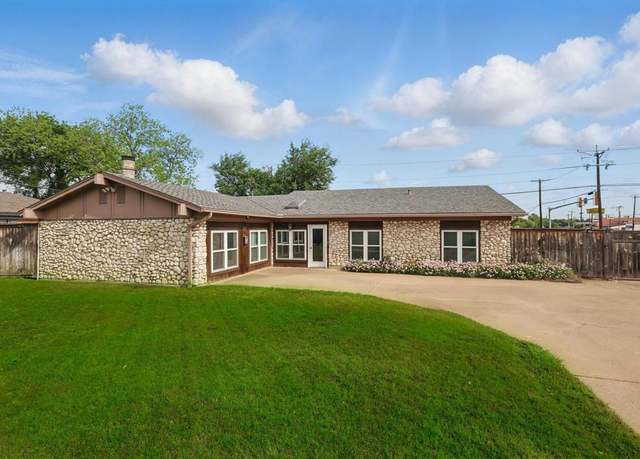 Property at 2000 Cliff Park, Fort Worth, TX 76134, 3 beds, 2 baths