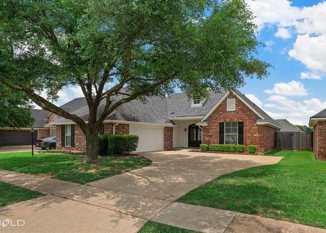 Property at 3409 Manchester Dr, Bossier City, LA 71111, 4 beds, 2 baths