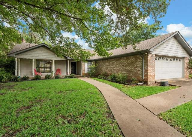 Property at 335 E Chapman Rd, Hewitt, TX 76643, 3 beds, 2 baths