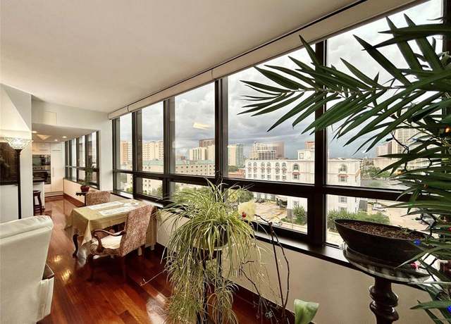 Property at 5150 Hidalgo St #701, Houston, TX 77056, 2 beds, 2.5 baths