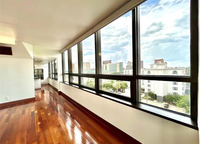 Property at 5150 Hidalgo St #701, Houston, TX 77056, 2 beds, 2.5 baths