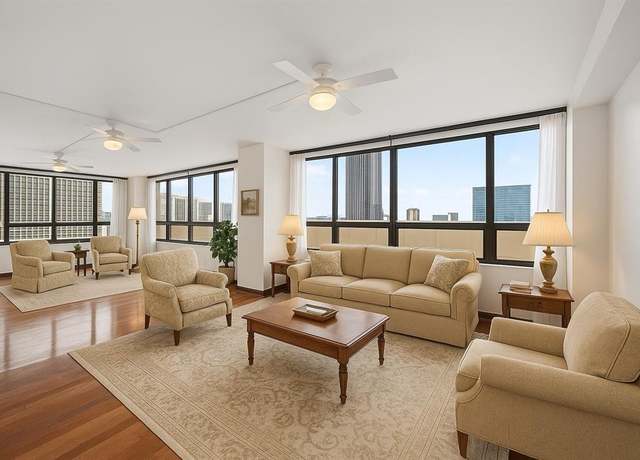 Property at 5150 Hidalgo St #701, Houston, TX 77056, 2 beds, 2.5 baths