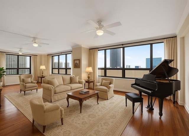 Property at 5150 Hidalgo St #701, Houston, TX 77056, 2 beds, 2.5 baths