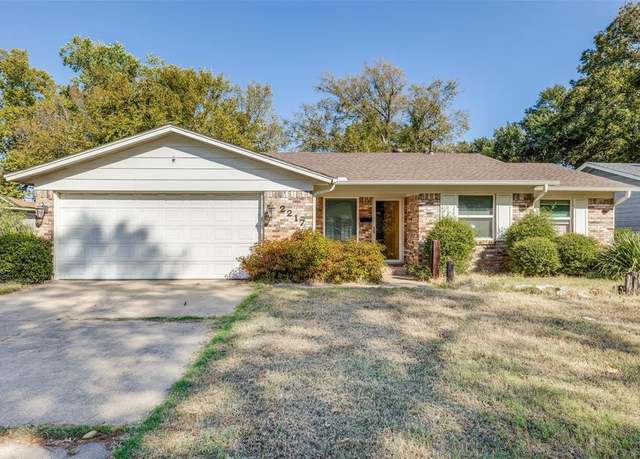 Property at 2217 Hackberry Dr, Arlington, TX 76013, 3 beds, 2 baths