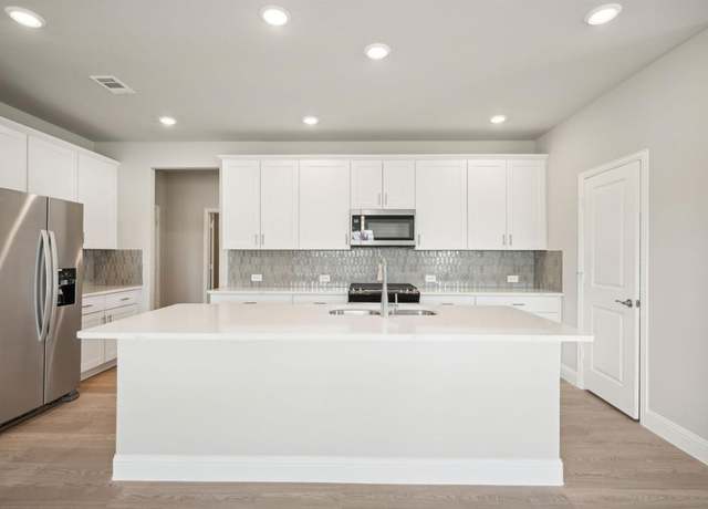 Property at 3404 Pat Mayse Dr, Farmersville, TX 75442, 4 beds, 3.5 baths