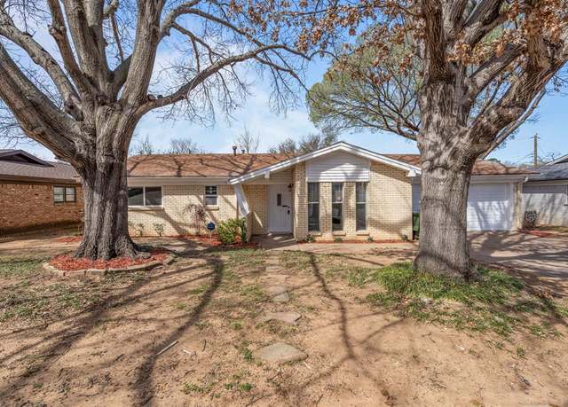 Property at 1129 Irwin Dr, Hurst, TX 76053, 3 beds, 2 baths