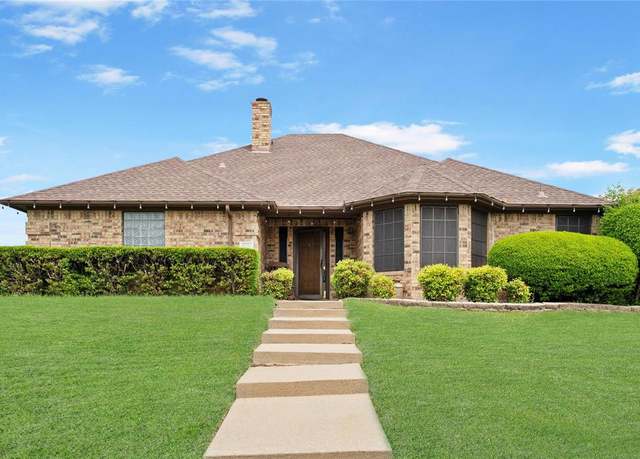 Property at 620 Linda Dr, Burleson, TX 76028, 3 beds, 2 baths