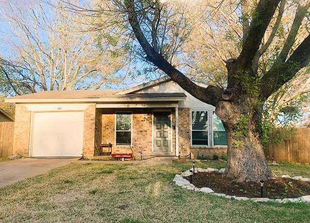 Property at 1123 Saturn Dr, Cedar Hill, TX 75104, 3 beds, 1.5 baths