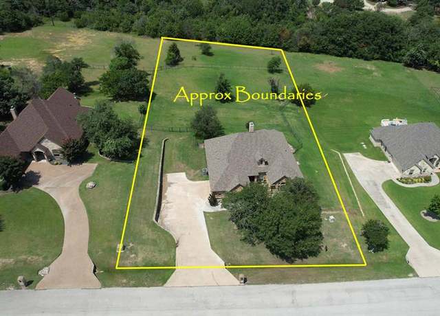Property at 130 Meadow Arbor Dr, Weatherford, TX 76085, 4 beds, 2 baths