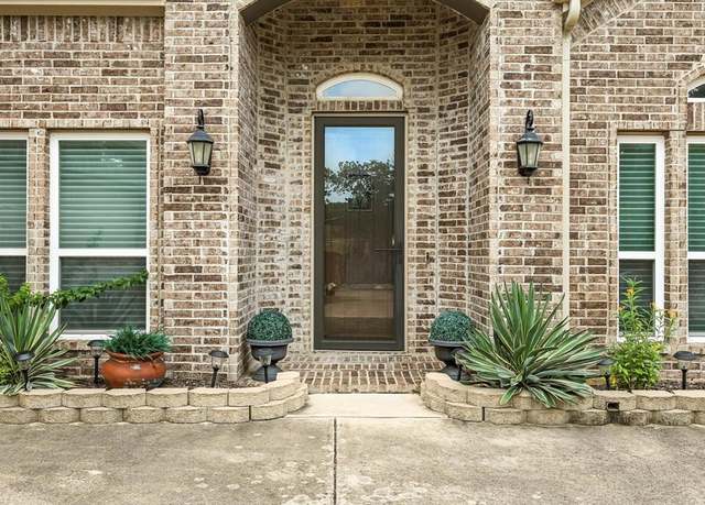 Property at 12748 Oakvale Trl, Fort Worth, TX 76244, 4 beds, 2.5 baths