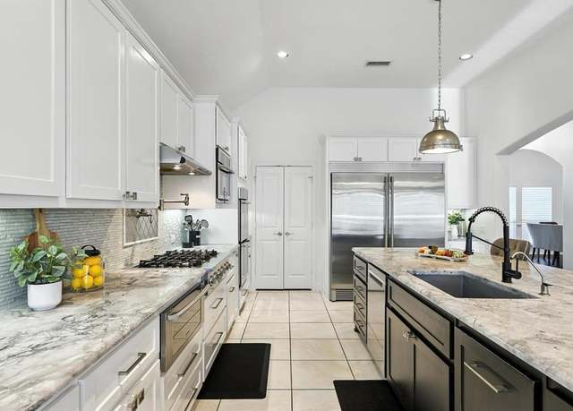 Property at 12748 Oakvale Trl, Fort Worth, TX 76244, 4 beds, 2.5 baths