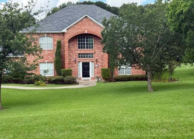 Property at 1706 Norwood St, Sherman, TX 75092, 3 beds, 2.5 baths