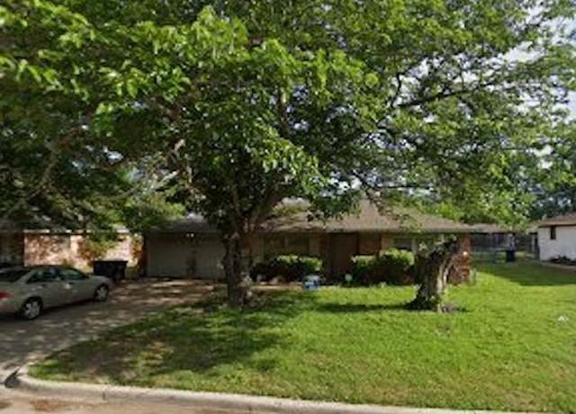 Property at 340 Natchez Trce, Fort Worth, TX 76134, 3 beds, 1.5 baths