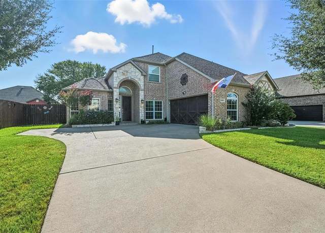 Property at 1008 Bell Oak Dr, Kennedale, TX 76060, 4 beds, 4 baths