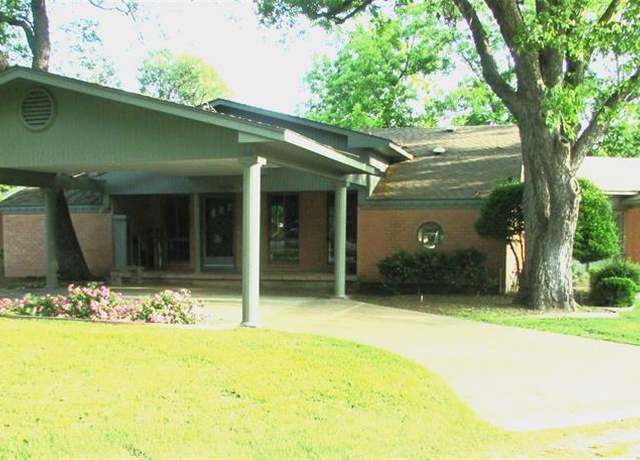 Property at 1509 N Gaines St, Ennis, TX 75119, 2 beds, 2 baths
