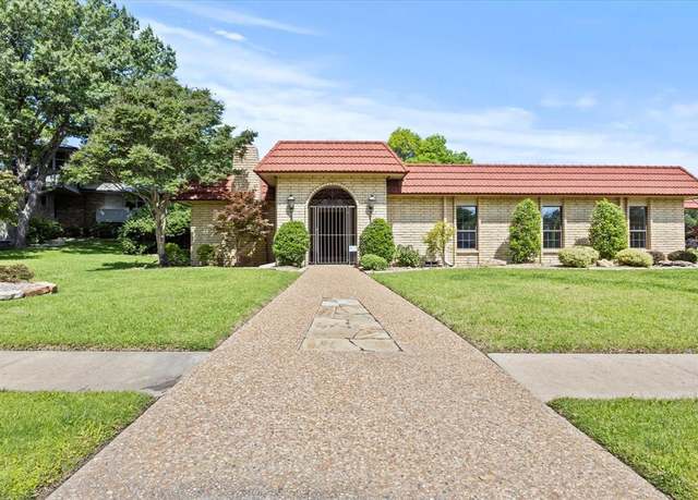 Property at 400 Balboa Ct, Irving, TX 75062, 4 beds, 3.5 baths