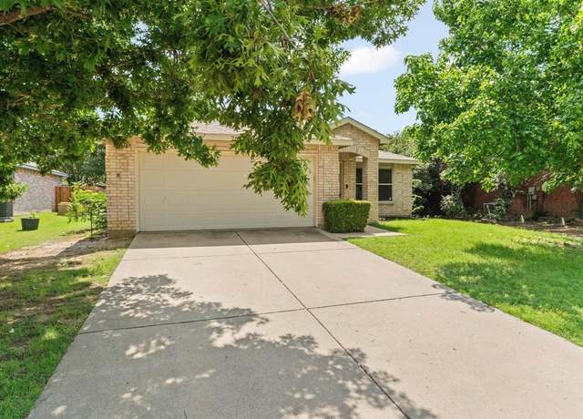 Property at 7605 Mosspoint Ct, Denton, TX 76210, 3 beds, 2 baths