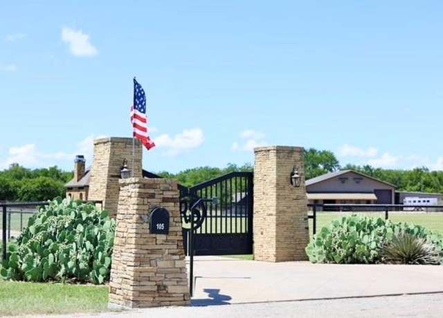 Property at 105 Joshua Rd, Weatherford, TX 76087, 3 beds, 3 baths