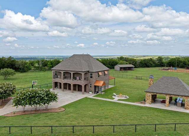 Property at 105 Joshua Rd, Weatherford, TX 76087, 3 beds, 3 baths