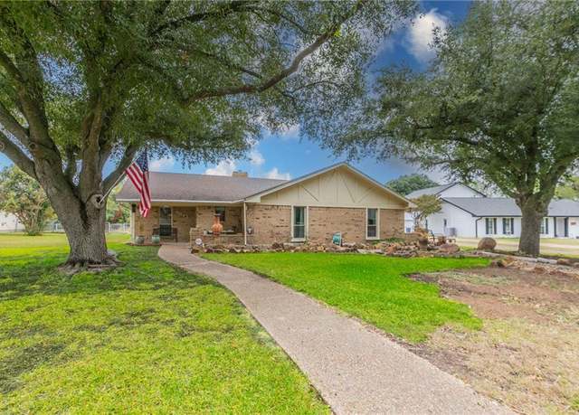 Property at 8642 Briargrove Dr, Woodway, TX 76712, 4 beds, 2 baths