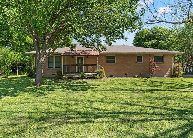 Property at 704 W 3rd St, Eddy, TX 76524, 3 beds, 2 baths