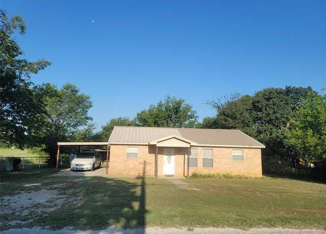 Property at 606 S Hubbard St, Alvord, TX 76225, 3 beds, 2 baths