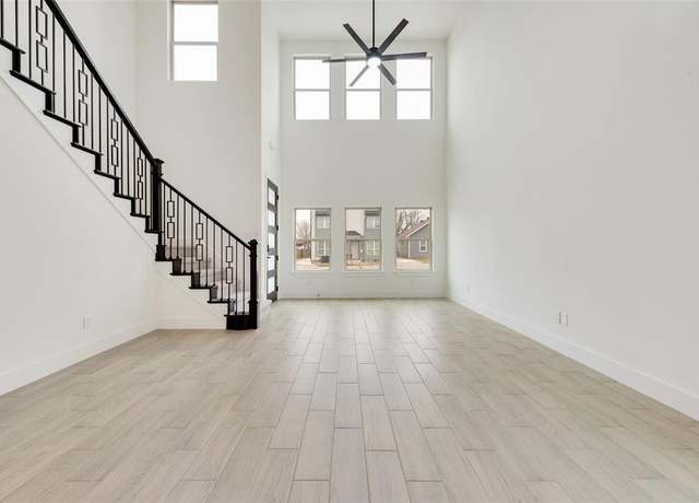 Property at 1426 Evans Ave, Fort Worth, TX 76104, 3 beds, 2.5 baths