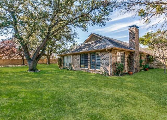 Property at 5006 Village Ct, Dallas, TX 75248, 3 beds, 2.5 baths