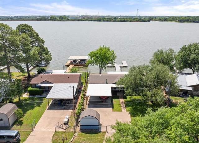 Property at 4433 Wildwood Cir, Granbury, TX 76049, 3 beds, 2 baths