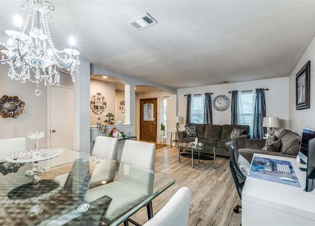 Property at 9813 Jericho Ln, Fort Worth, TX 76108, 4 beds, 2.5 baths