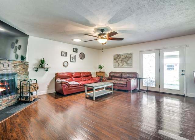 Property at 400 Forestwood Dr, Forney, TX 75126, 4 beds, 2 baths