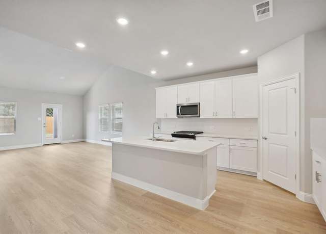 Property at 415 Stagg St, Mckinney, TX 75069, 5 beds, 3 baths