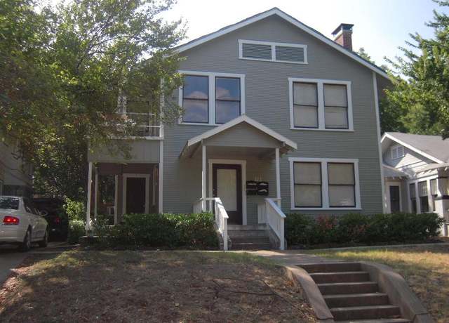 Property at 111 N Winnetka Ave, Dallas, TX 75208, 4 beds, 4 baths
