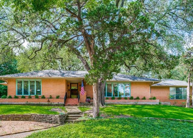 Property at 828 Evergreen Hills Rd, Dallas, TX 75208, 2 beds, 2.5 baths