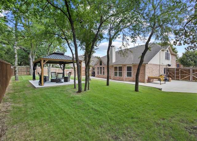 Property at 3905 Park Wood Dr, Corinth, TX 76208, 4 beds, 3.5 baths