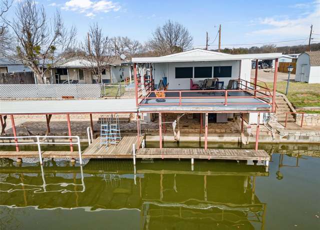 Property at 6524 Ashley Ct, Granbury, TX 76049, 3 beds, 2 baths