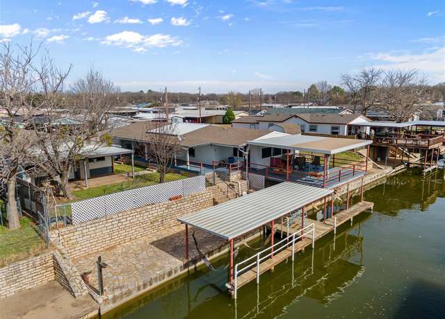 Property at 6524 Ashley Ct, Granbury, TX 76049, 3 beds, 2 baths