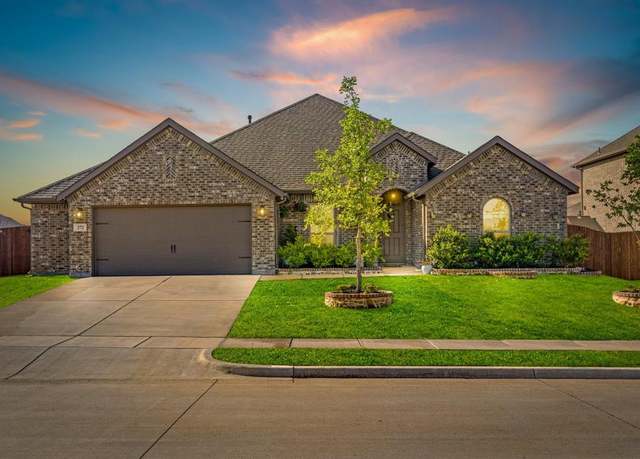Property at 372 Chapel Hill Dr, Forney, TX 75126, 4 beds, 3 baths