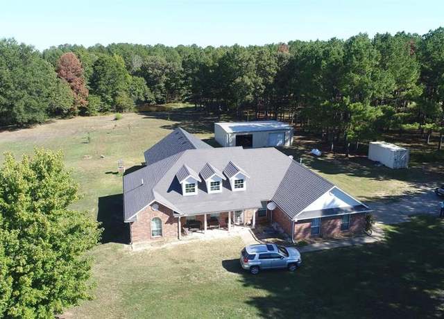Property at 322 Farm Road 2283, Clarksville, TX 75426, 3 beds, 2 baths