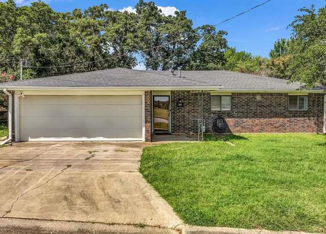 Property at 504 Lovers Ln, Bowie, TX 76230, 3 beds, 2 baths