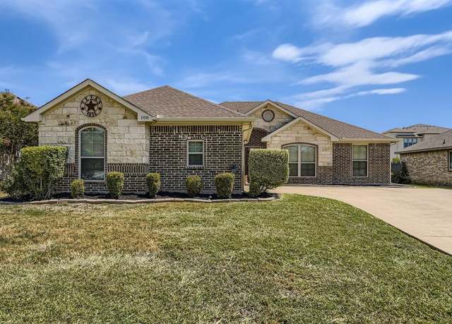 Property at 108 Atlantic Ave, Waxahachie, TX 75165, 4 beds, 2 baths