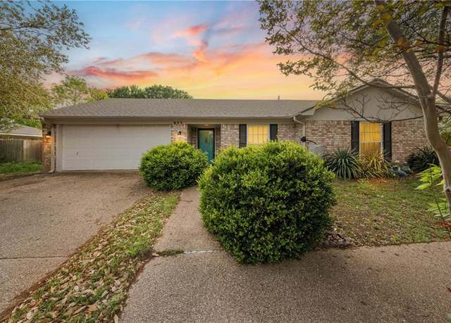 Property at 237 Westhill Dr, Hewitt, TX 76643, 3 beds, 2 baths