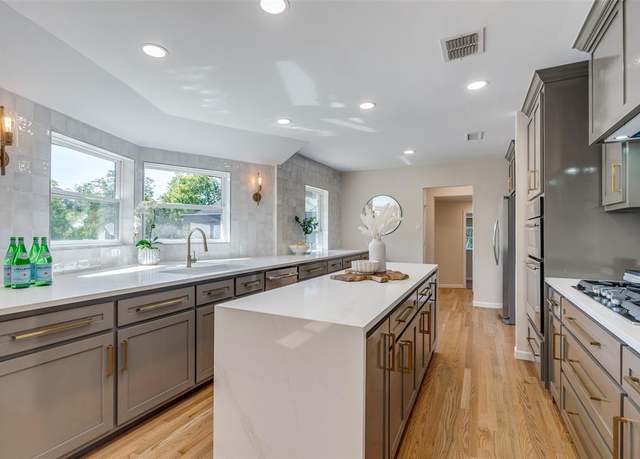 Property at 1319 El Patio Dr, Dallas, TX 75218, 4 beds, 3 baths