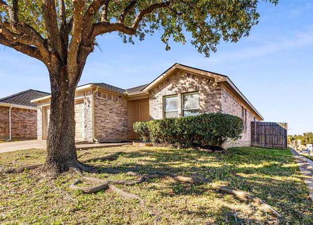 Property at 1000 Dusty Palomino Dr, Fort Worth, TX 76179, 3 beds, 2 baths