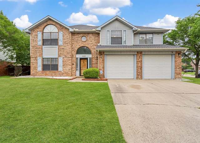 Property at 303 Hopewell St, Grand Prairie, TX 75052, 4 beds, 2.5 baths