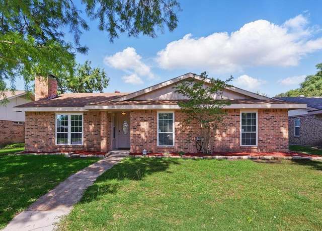 Property at 215 Edgewood Dr, Coppell, TX 75019, 3 beds, 2 baths
