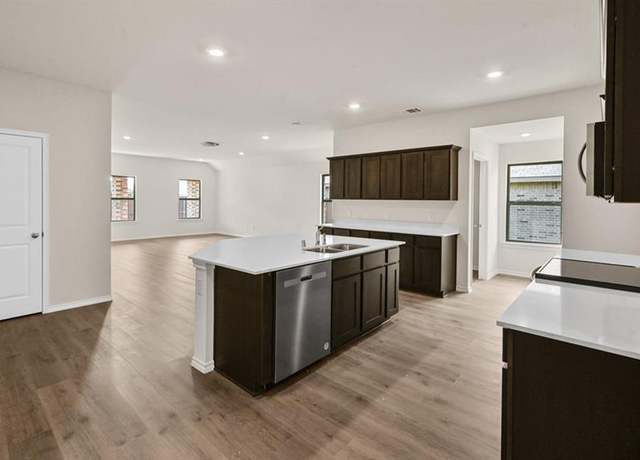 Property at 440 Drake Dr, Ferris, TX 75125, 4 beds, 2 baths