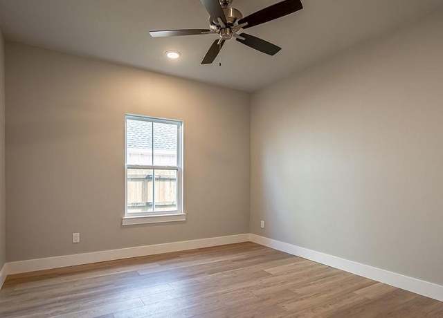 Property at 2048 Salina Cir, Granbury, TX 76048, 4 beds, 3 baths
